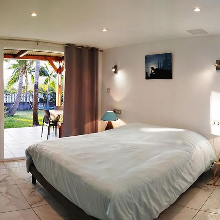 Maison Les Cocotiers De Plaiz'Anse Petite-Ile Ngoại thất bức ảnh