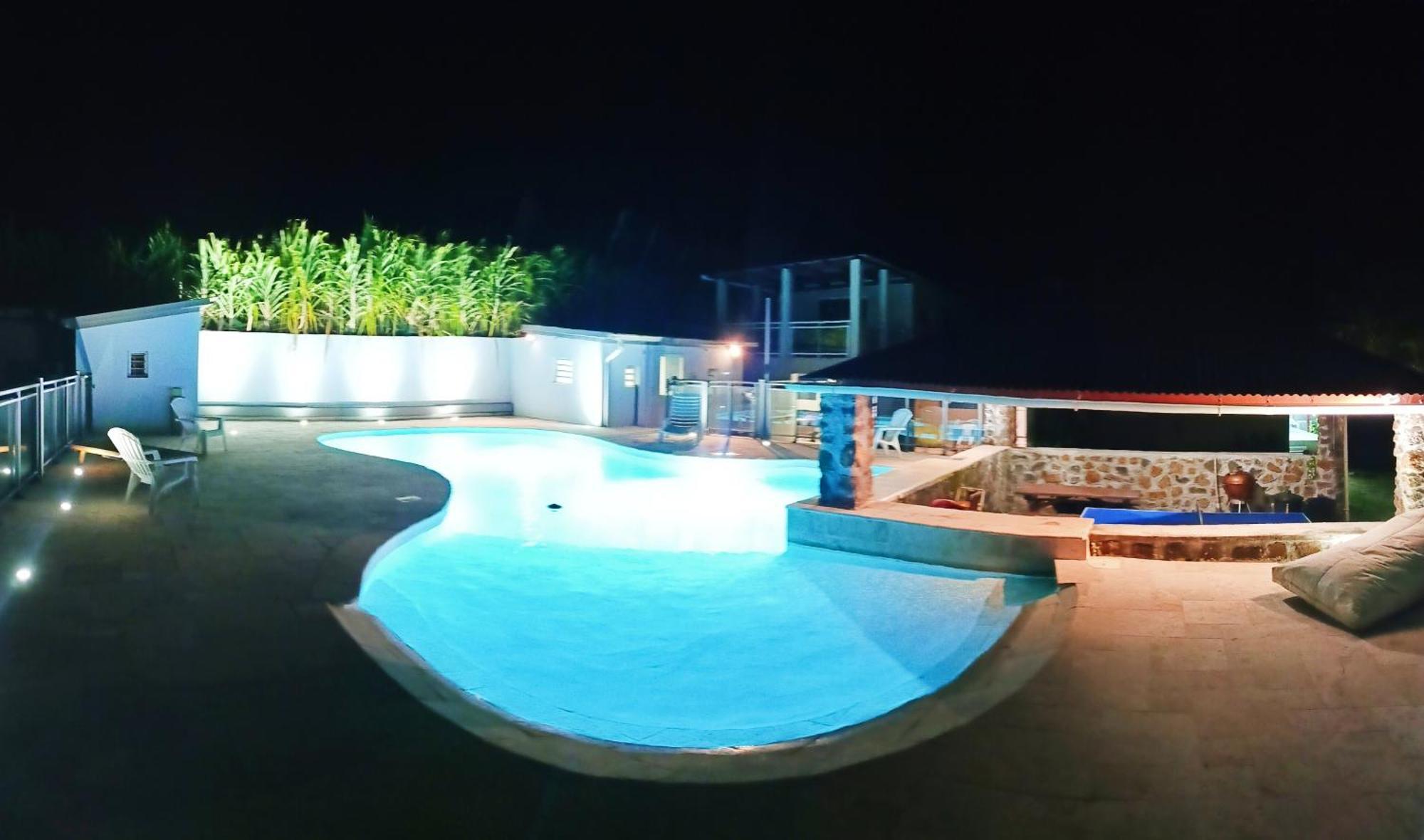 Maison Les Cocotiers De Plaiz'Anse Petite-Ile Ngoại thất bức ảnh