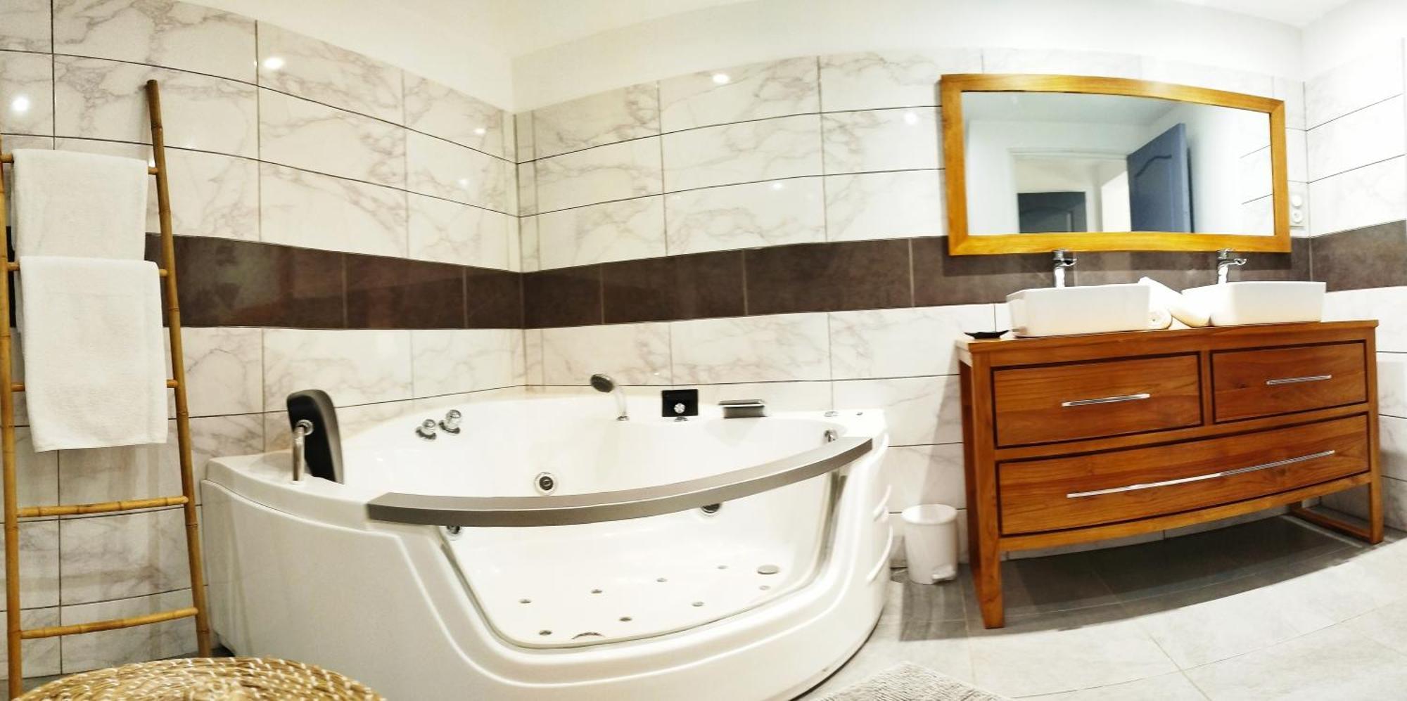Maison Les Cocotiers De Plaiz'Anse Petite-Ile Ngoại thất bức ảnh