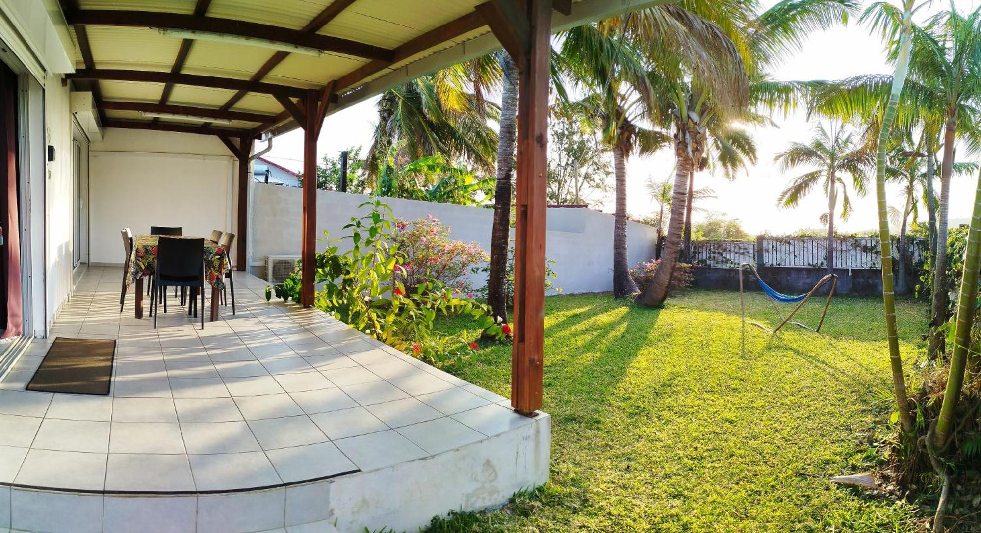 Maison Les Cocotiers De Plaiz'Anse Petite-Ile Ngoại thất bức ảnh