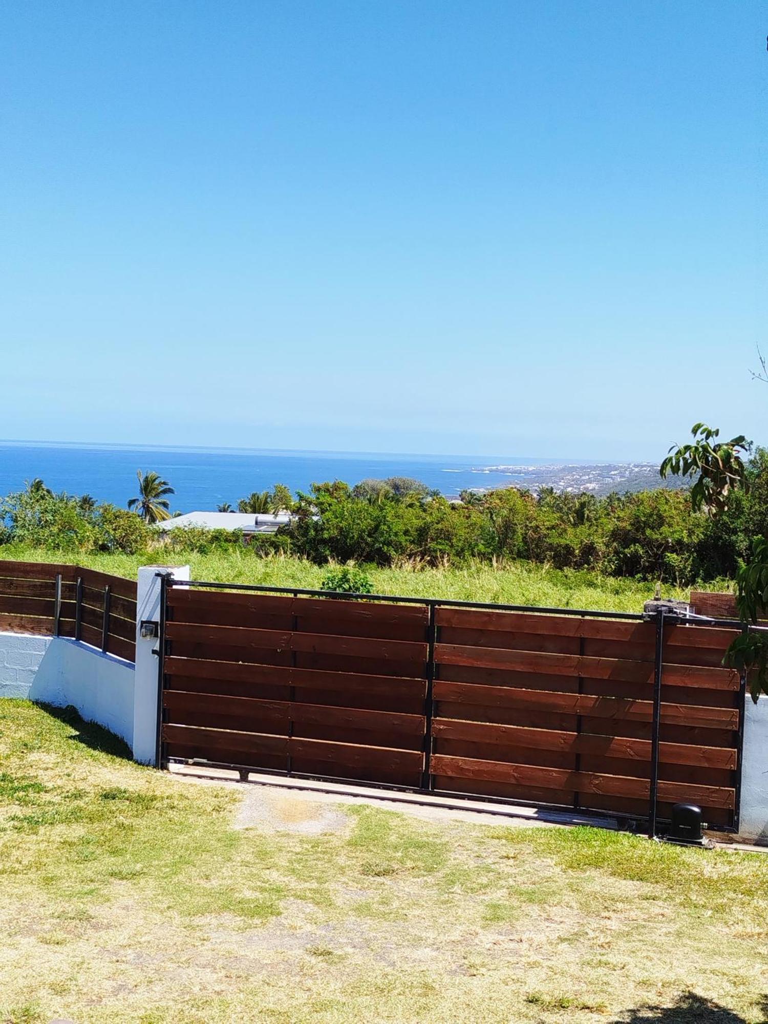 Maison Les Cocotiers De Plaiz'Anse Petite-Ile Ngoại thất bức ảnh